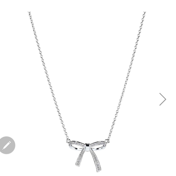 Avon - Picture 4 of 5